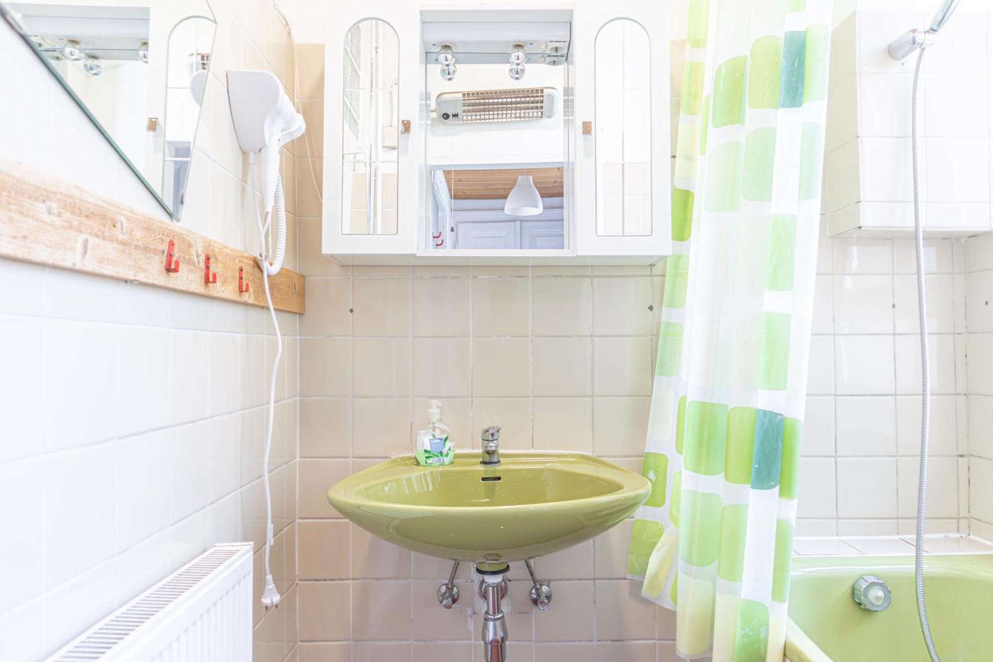 Spacious 3Br Shared Apt. Comfortable And Roomy Вена Экстерьер фото