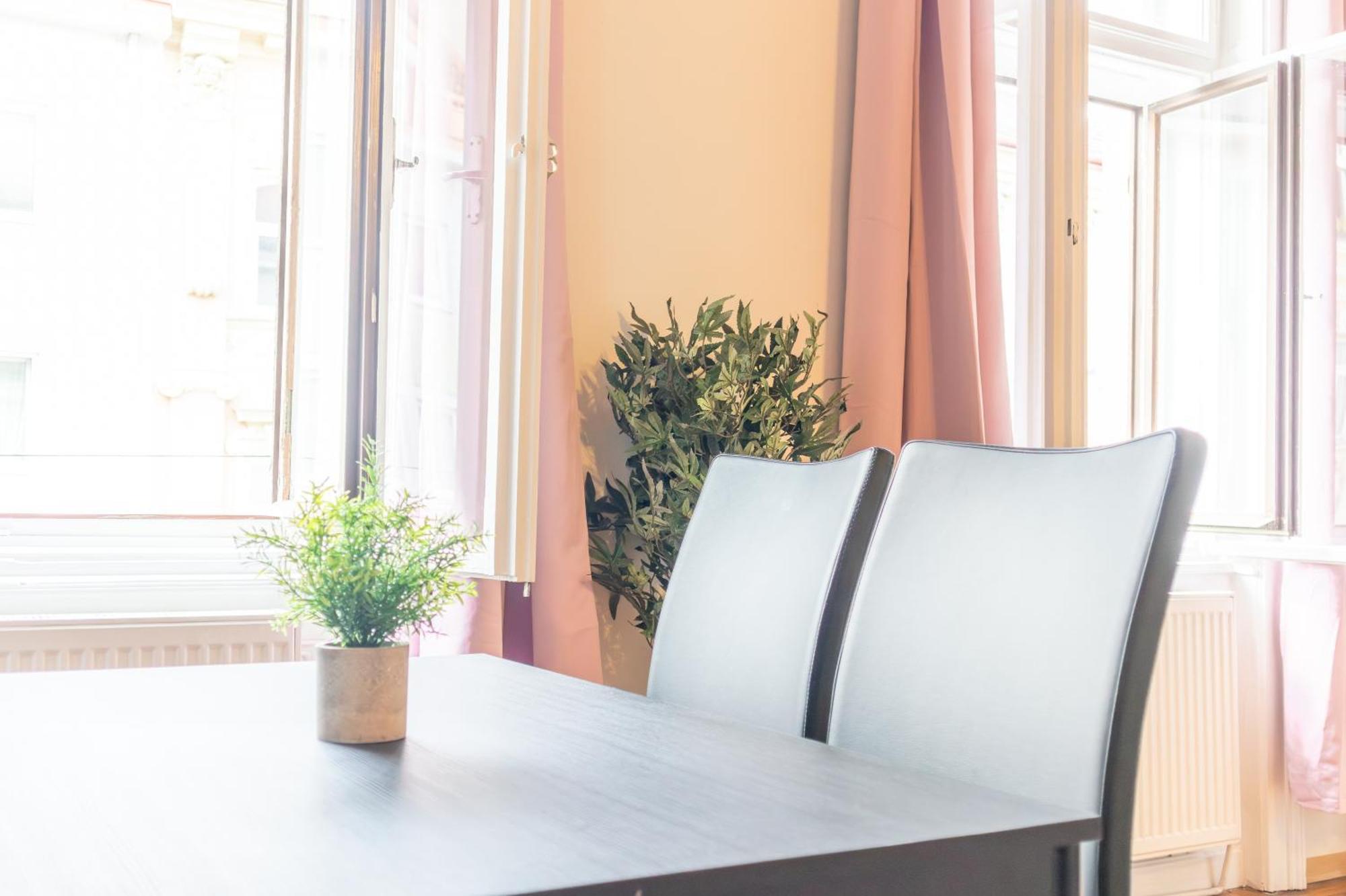 Spacious 3Br Shared Apt. Comfortable And Roomy Вена Экстерьер фото