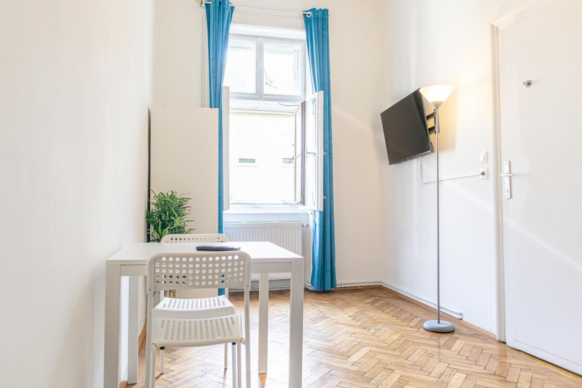 Spacious 3Br Shared Apt. Comfortable And Roomy Вена Экстерьер фото