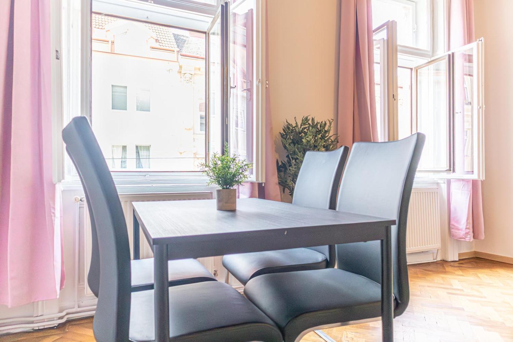 Spacious 3Br Shared Apt. Comfortable And Roomy Вена Экстерьер фото
