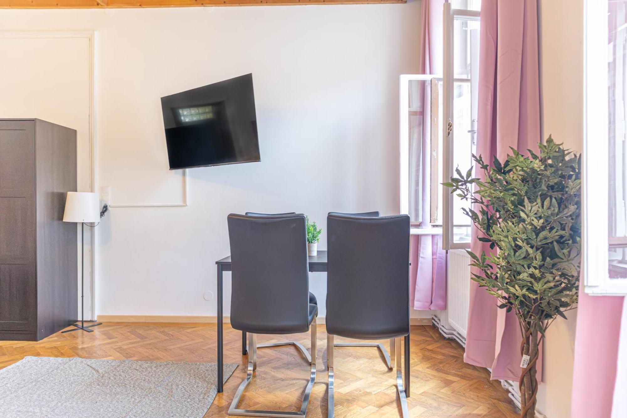 Spacious 3Br Shared Apt. Comfortable And Roomy Вена Экстерьер фото